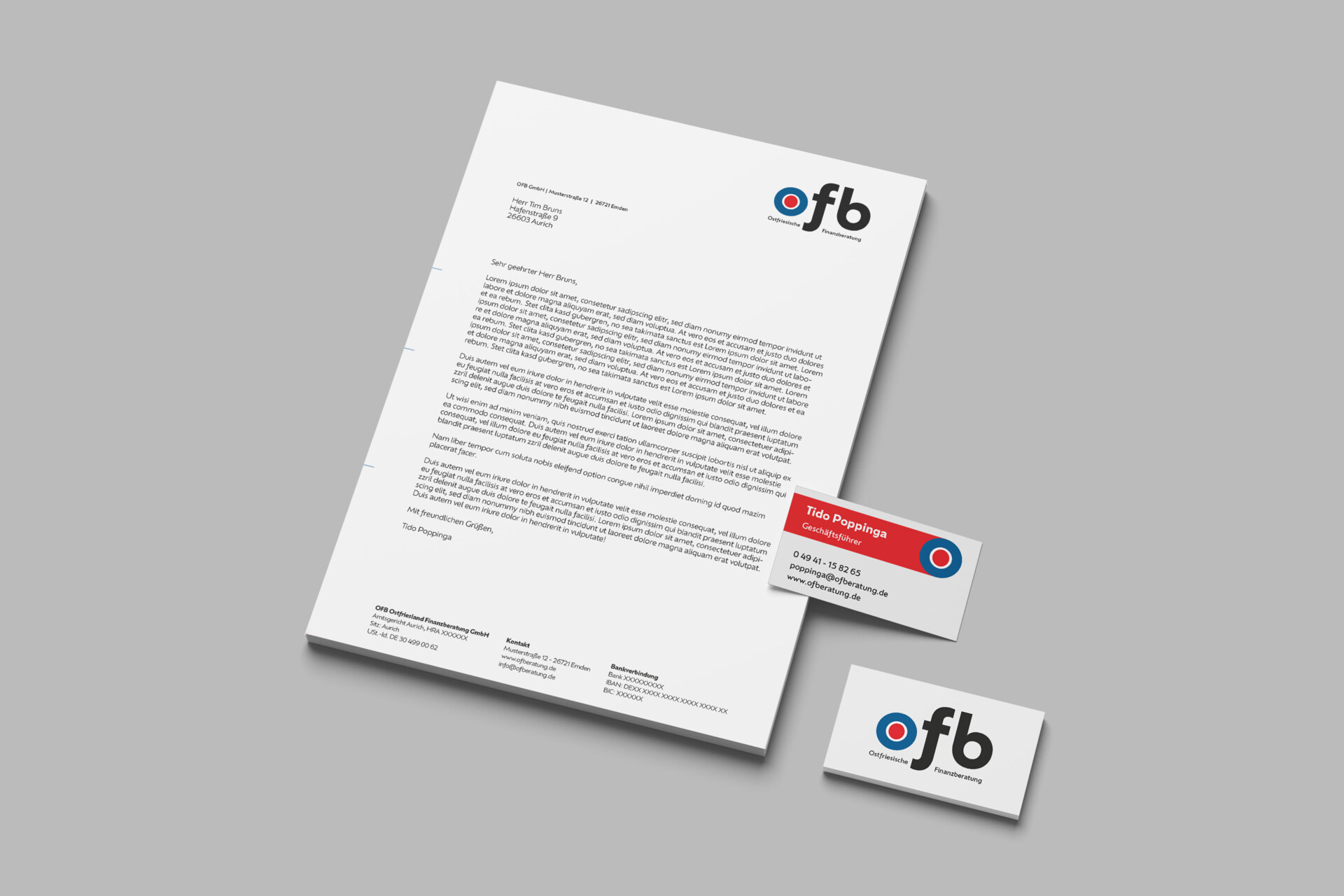 Geschäftsausstattung der ofb GmbH mit Briefbogen, Umschlag und Visitenkarten im blau-roten Kreisdesign
