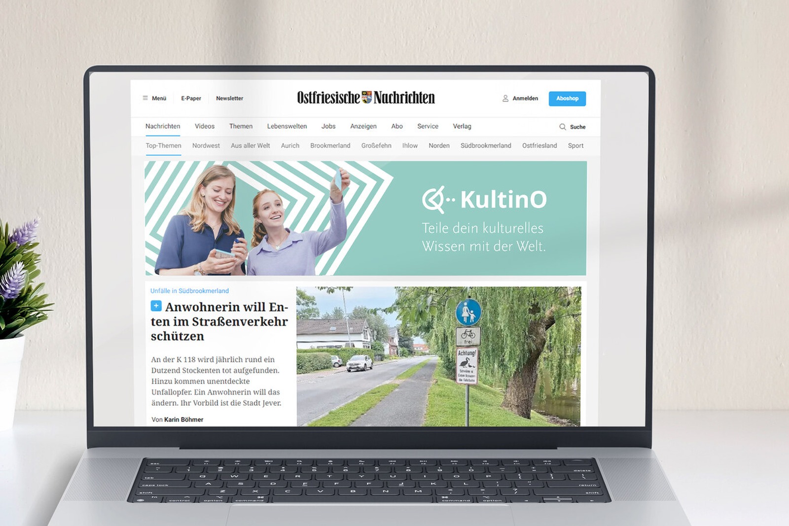 KultinO – Das Kulturportal für Ostfriesland (kultino.de) auf dem Laptop