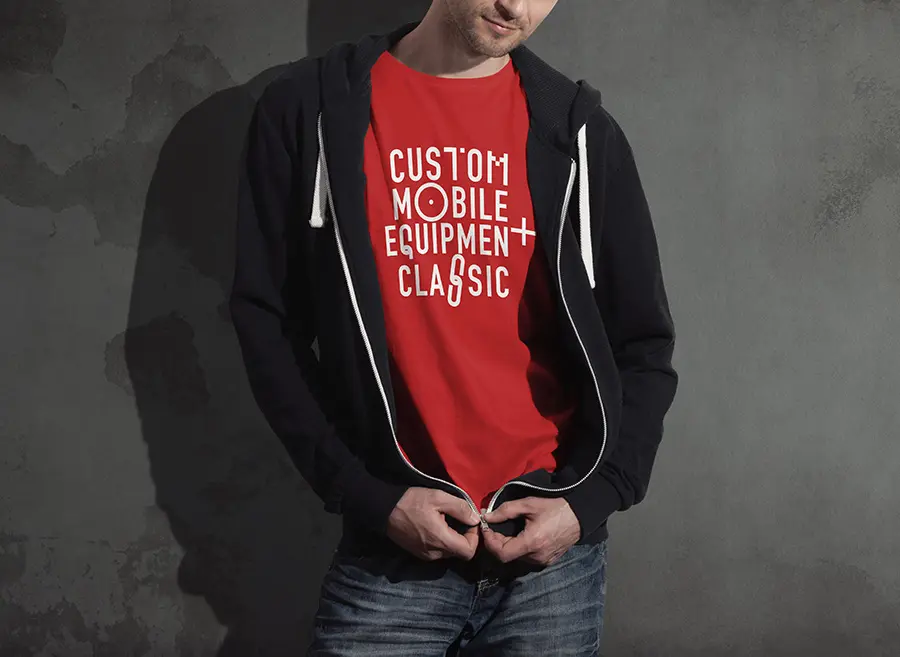 Mitarbeiter-Shirts und Hoodies mit den vier Sublogos CLASSIC, MOBILE, EQUIPMENT+ und CUSTOM für Schrage